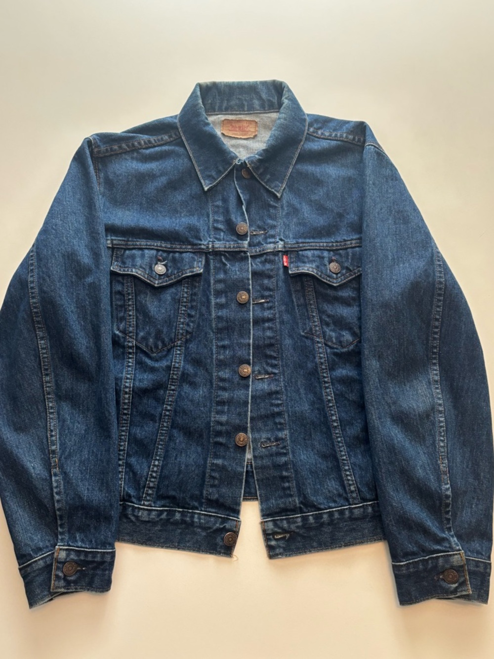 Vintage Levi’s men’s trucker denim/jean jacket type 2143 75505-0217 size 42 /med